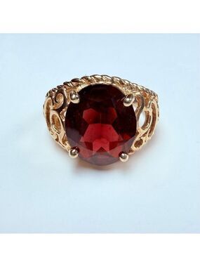 14K Solid Yellow Gold 5.3 CT Red Garnet Solitaire Ornate Royal Vintage Ring